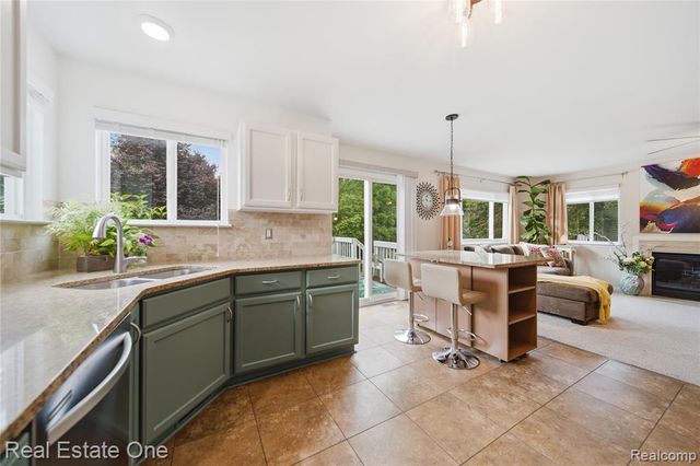 8576 Barrington Drive, Ypsilanti, MI 48198
