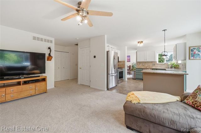 8576 Barrington Drive, Ypsilanti, MI 48198