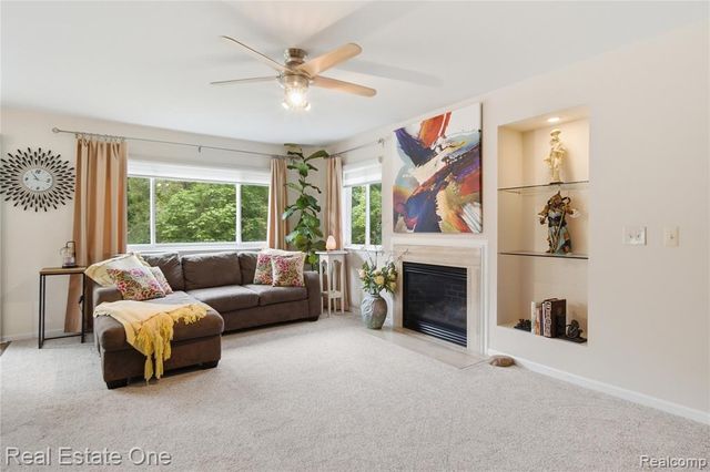 8576 Barrington Drive, Ypsilanti, MI 48198