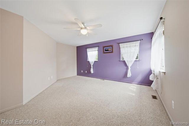 8576 Barrington Drive, Ypsilanti, MI 48198