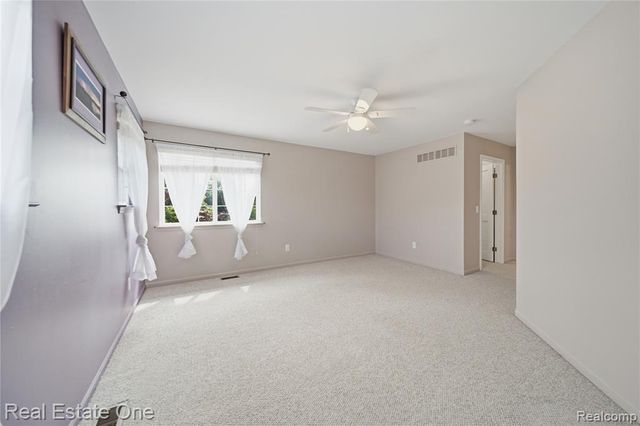8576 Barrington Drive, Ypsilanti, MI 48198