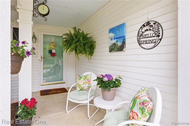 8576 Barrington Drive, Ypsilanti, MI 48198