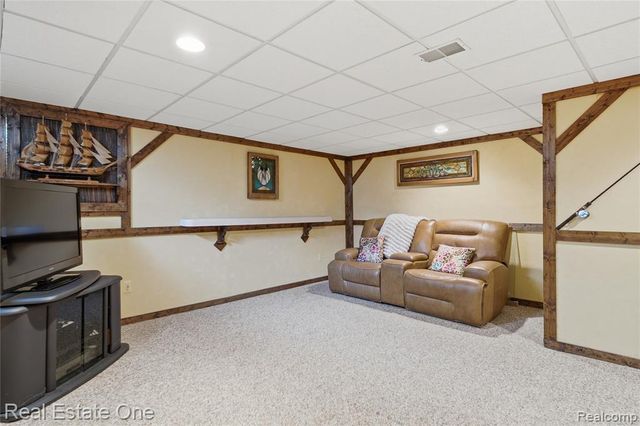 8576 Barrington Drive, Ypsilanti, MI 48198