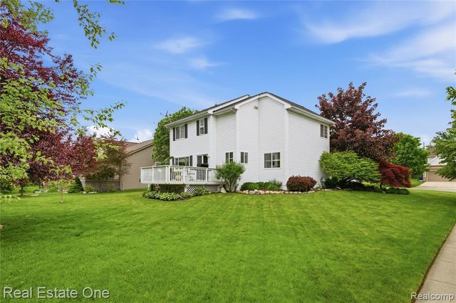 8576 Barrington Drive, Ypsilanti, MI 48198