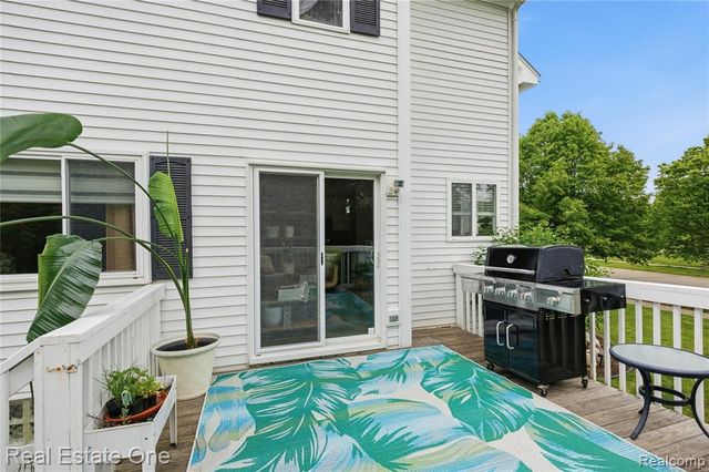 8576 Barrington Drive, Ypsilanti, MI 48198