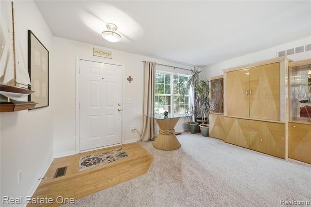 8576 Barrington Drive, Ypsilanti, MI 48198