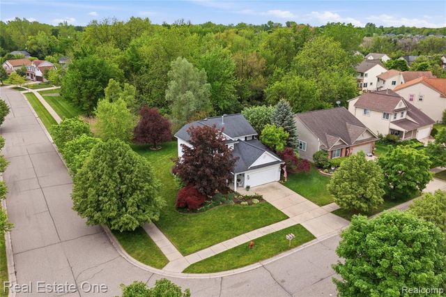 8576 Barrington Drive, Ypsilanti, MI 48198