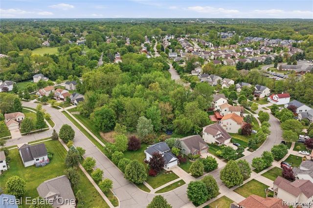 8576 Barrington Drive, Ypsilanti, MI 48198