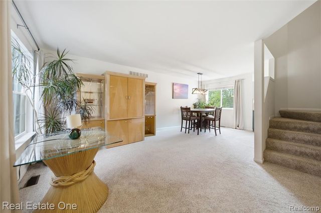 8576 Barrington Drive, Ypsilanti, MI 48198