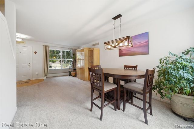8576 Barrington Drive, Ypsilanti, MI 48198