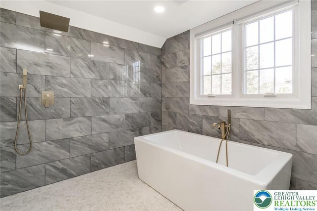 4359 Farmington Circle, Allentown City, PA 18104