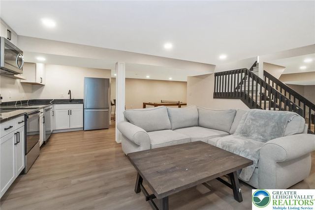 4359 Farmington Circle, Allentown City, PA 18104