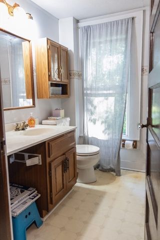 74 Gates Ave, East Longmeadow, MA 01028