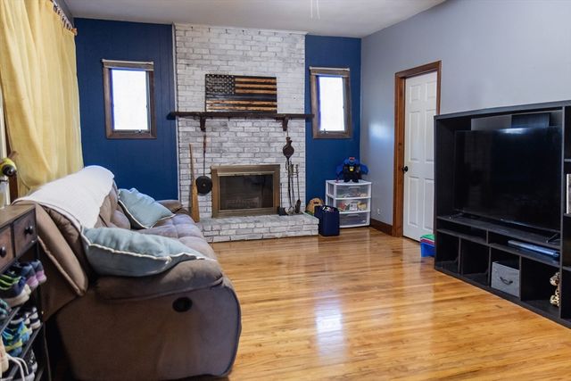 74 Gates Ave, East Longmeadow, MA 01028
