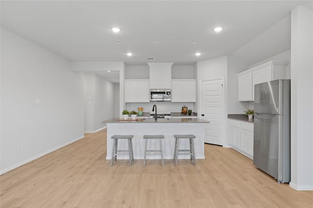 610 Ridgewood Drive, Van Alstyne, TX 75495