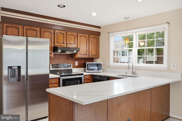 8715 DELCRIS DR, Montgomery Village, MD 20886