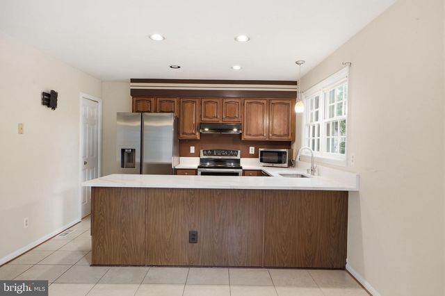 8715 DELCRIS DR, Montgomery Village, MD 20886