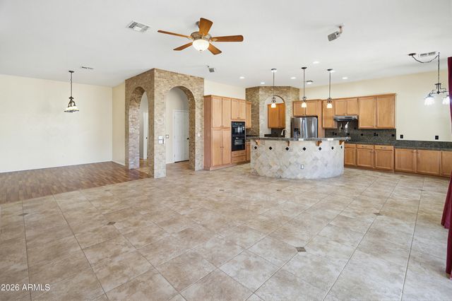 2406 E GLACIER Place, Chandler, AZ 85249