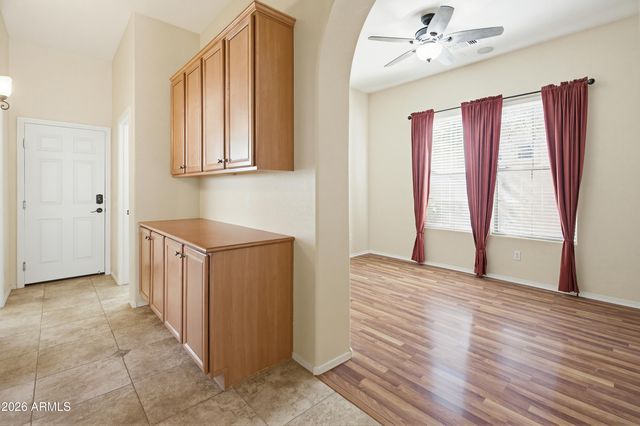 2406 E GLACIER Place, Chandler, AZ 85249