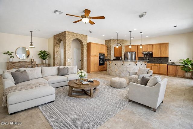 2406 E GLACIER Place, Chandler, AZ 85249