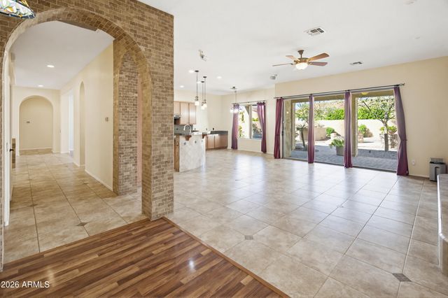 2406 E GLACIER Place, Chandler, AZ 85249