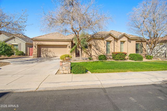 2406 E GLACIER Place, Chandler, AZ 85249
