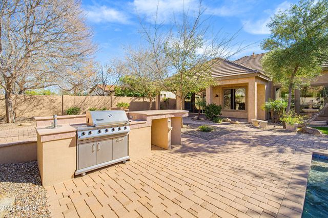 2406 E GLACIER Place, Chandler, AZ 85249