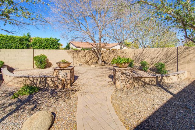 2406 E GLACIER Place, Chandler, AZ 85249