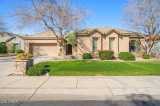 2406 E GLACIER Place, Chandler, AZ 85249