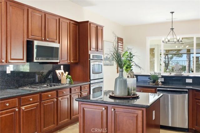 2943 W Meyers Road, San Bernardino, CA 92407