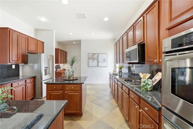 2943 W Meyers Road, San Bernardino, CA 92407
