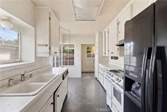 11117 Kling Street, West Toluca Lake, CA 91602