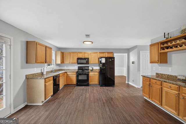 336 Riverview Court, Fairburn, GA 30213