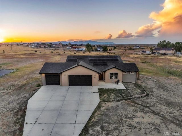 1879 E Jerrian Ln, Pueblo, CO 81007