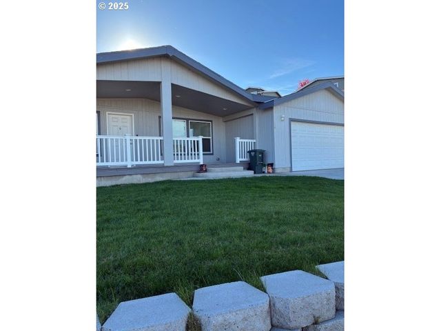 3108 Sw RIVER VIEW Dr, Pendleton, OR 97801