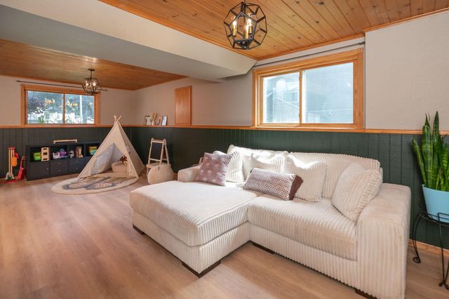 2775 Rose Drive SE, Rochester, MN 55904
