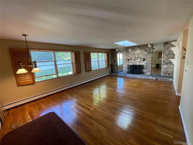 217 Greeley, Sayville, NY 11782