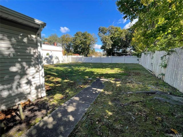 217 Greeley, Sayville, NY 11782