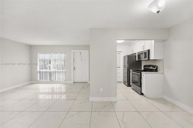 5141 Hollywood Blvd 206, Hollywood, FL 33021