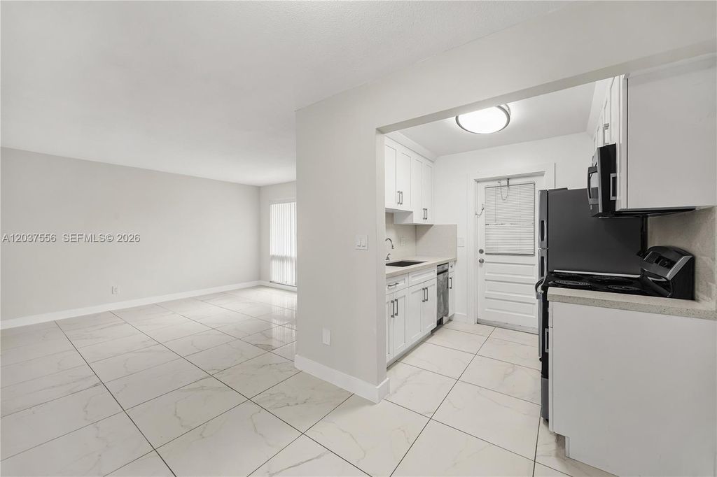 5141 Hollywood Blvd 206, Hollywood, FL 33021