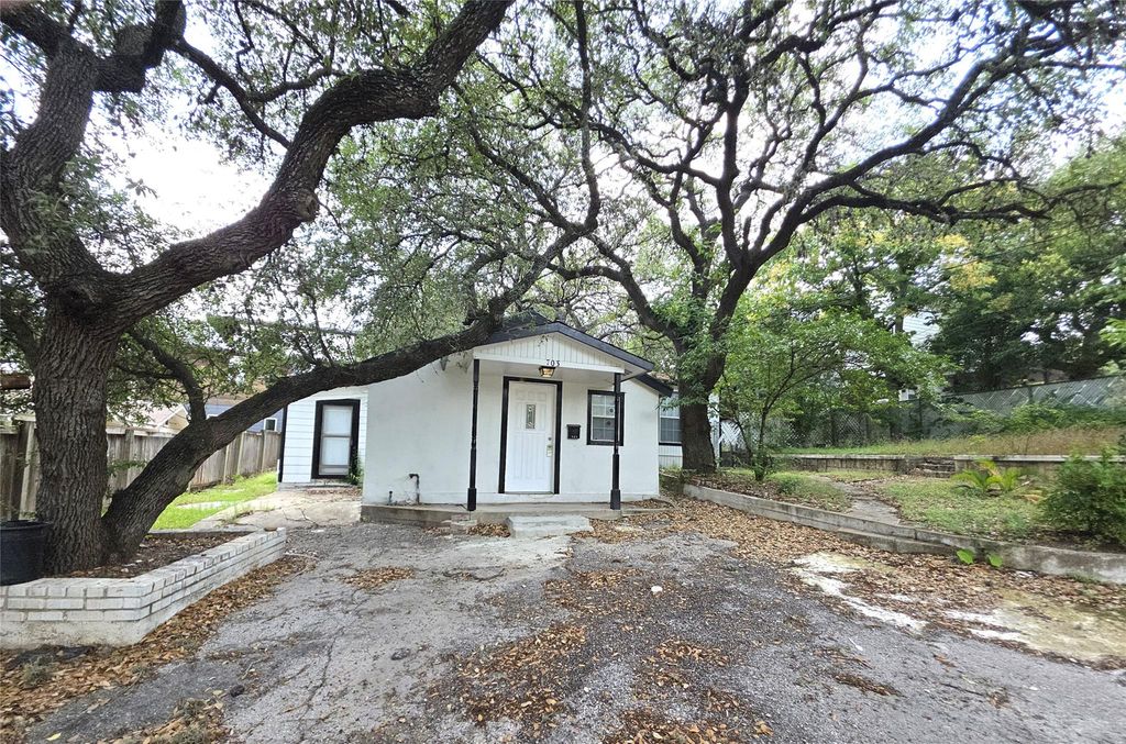 703 Herndon LN, Austin, TX 78704
