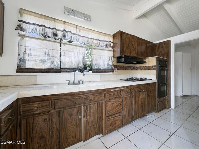 13500 Strathern Street, Panorama City, CA 91402