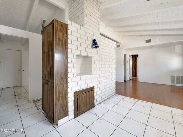 13500 Strathern Street, Panorama City, CA 91402