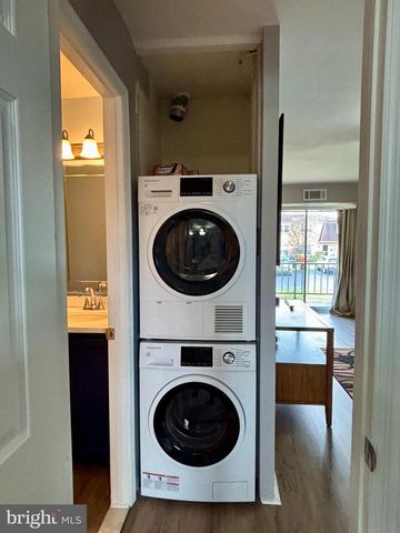 4 KEARNEY DR, North Wales, PA 19454