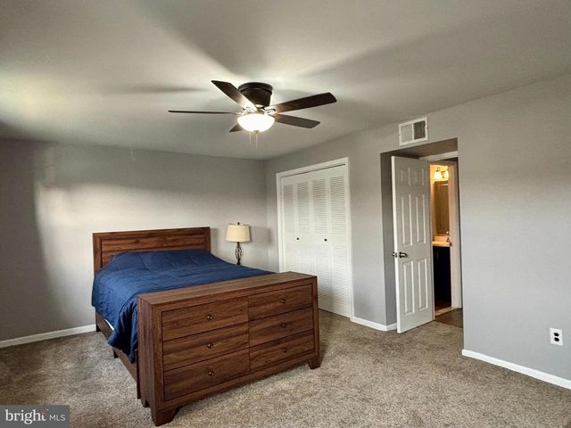 4 KEARNEY DR, North Wales, PA 19454