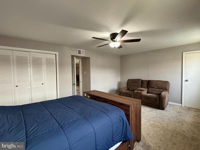 4 KEARNEY DR, North Wales, PA 19454