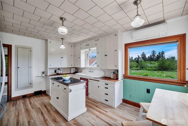5829 S 2nd Avenue, Everett, WA 98208