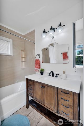 5829 S 2nd Avenue, Everett, WA 98208