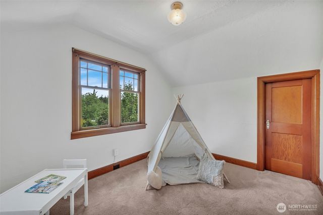 5829 S 2nd Avenue, Everett, WA 98208