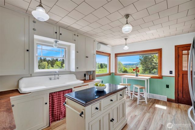 5829 S 2nd Avenue, Everett, WA 98208
